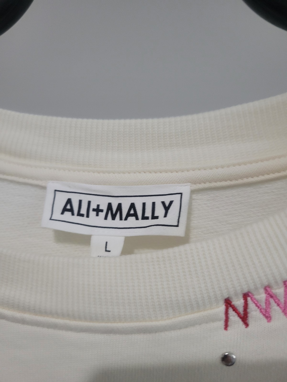 Ali & MALLY Peace Love World Large Cream Fleece Heart Pullover Top A715595 NWOT