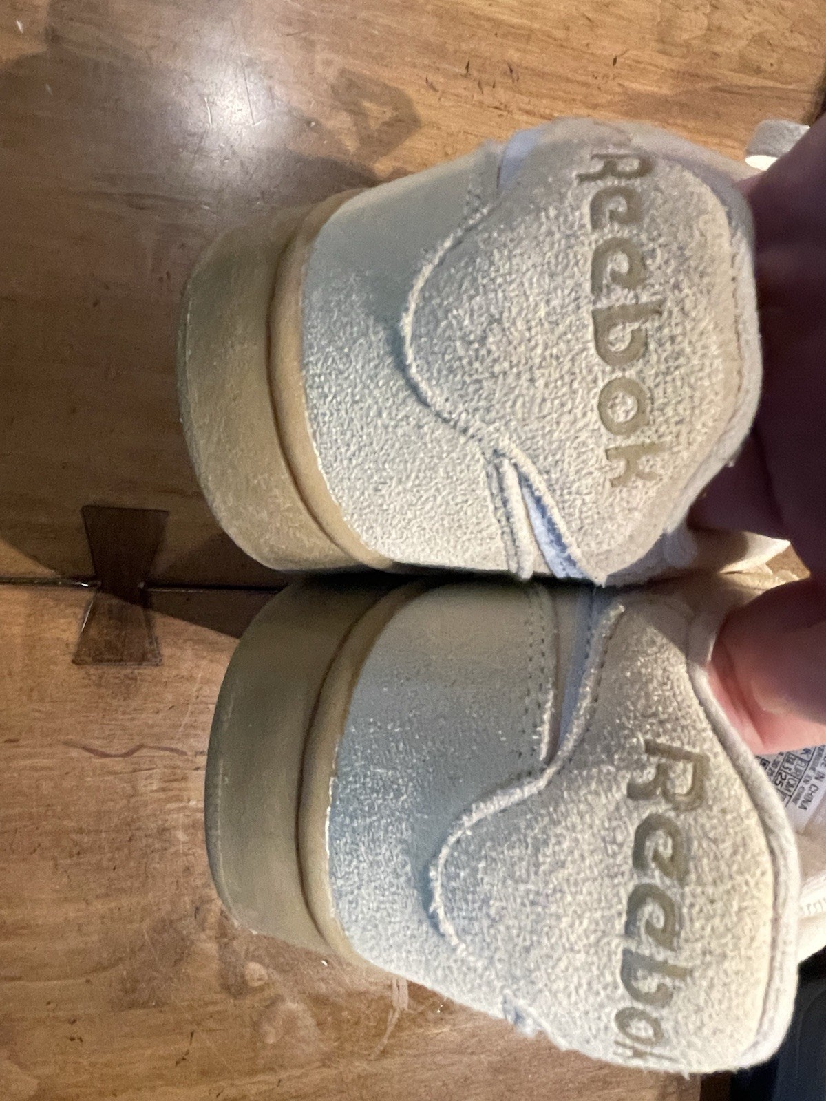 Reebok Beige Light Blue Low Top Sneakers Women’s Lace Up Gum Sole FFC0092429