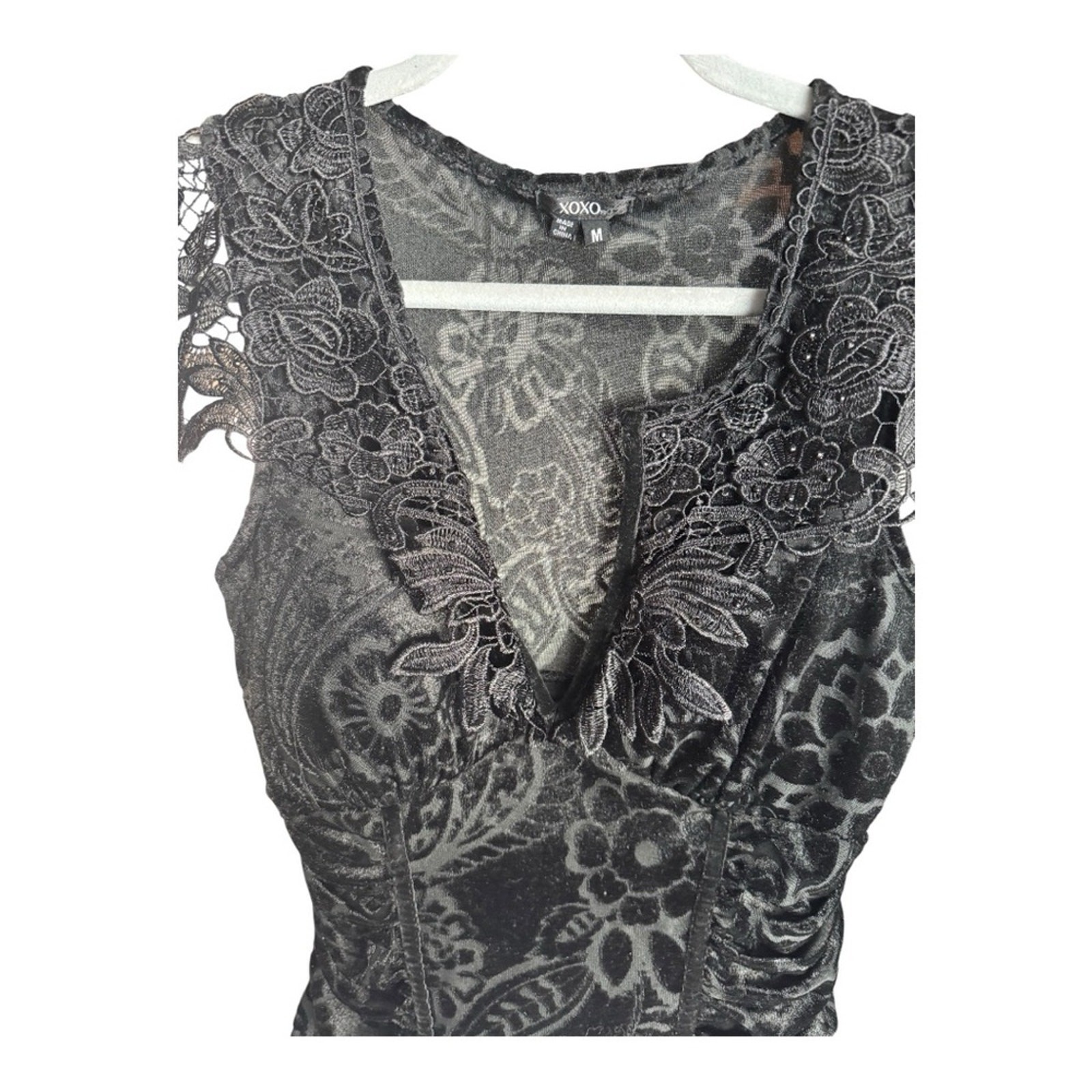 XOXO Elegant Black Lace Floral Top-NWOT-Size M