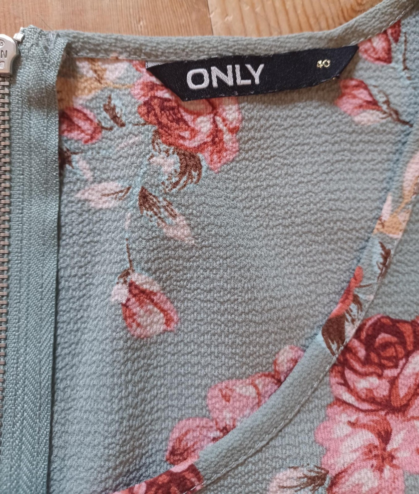 Only Ladies Floral Print Short Sleeve Top Blouse – Size EU40