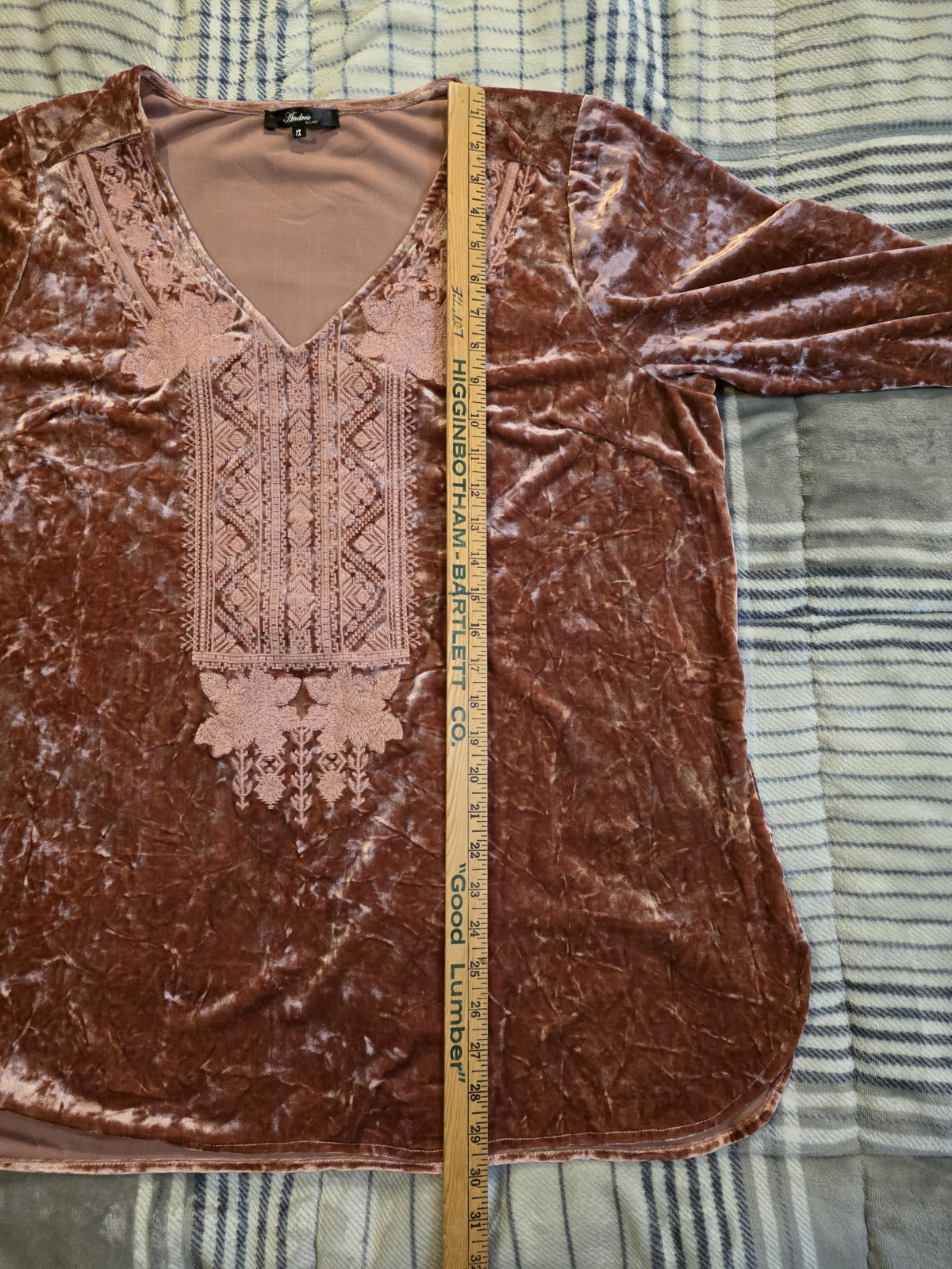 Andree By Unit Embroidered Crushed Velvet Tunic Blouse Womens Size 1X Rose Pink
