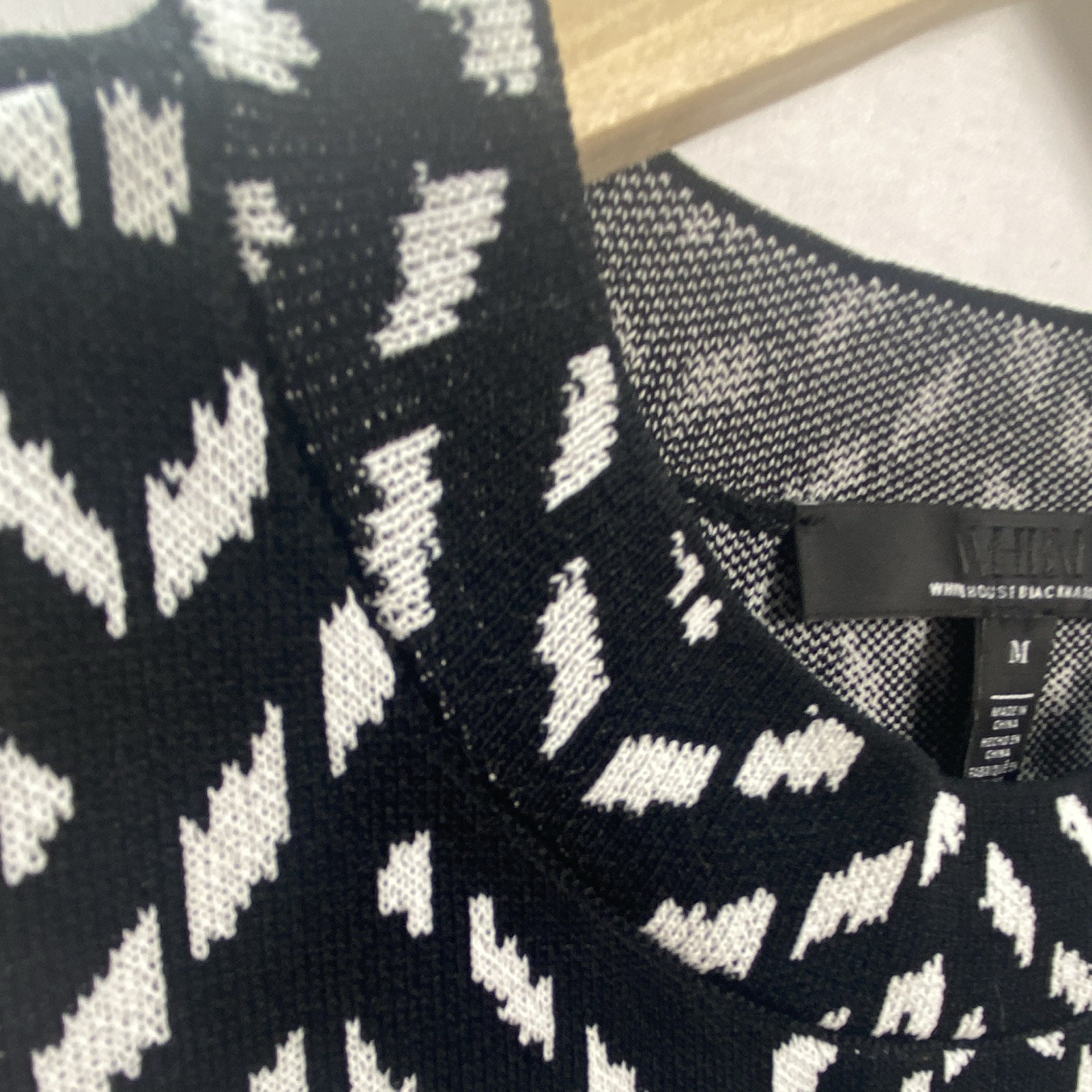 White House Black Market Women’s M Black/White Geometric Knit Crew Neck Tank