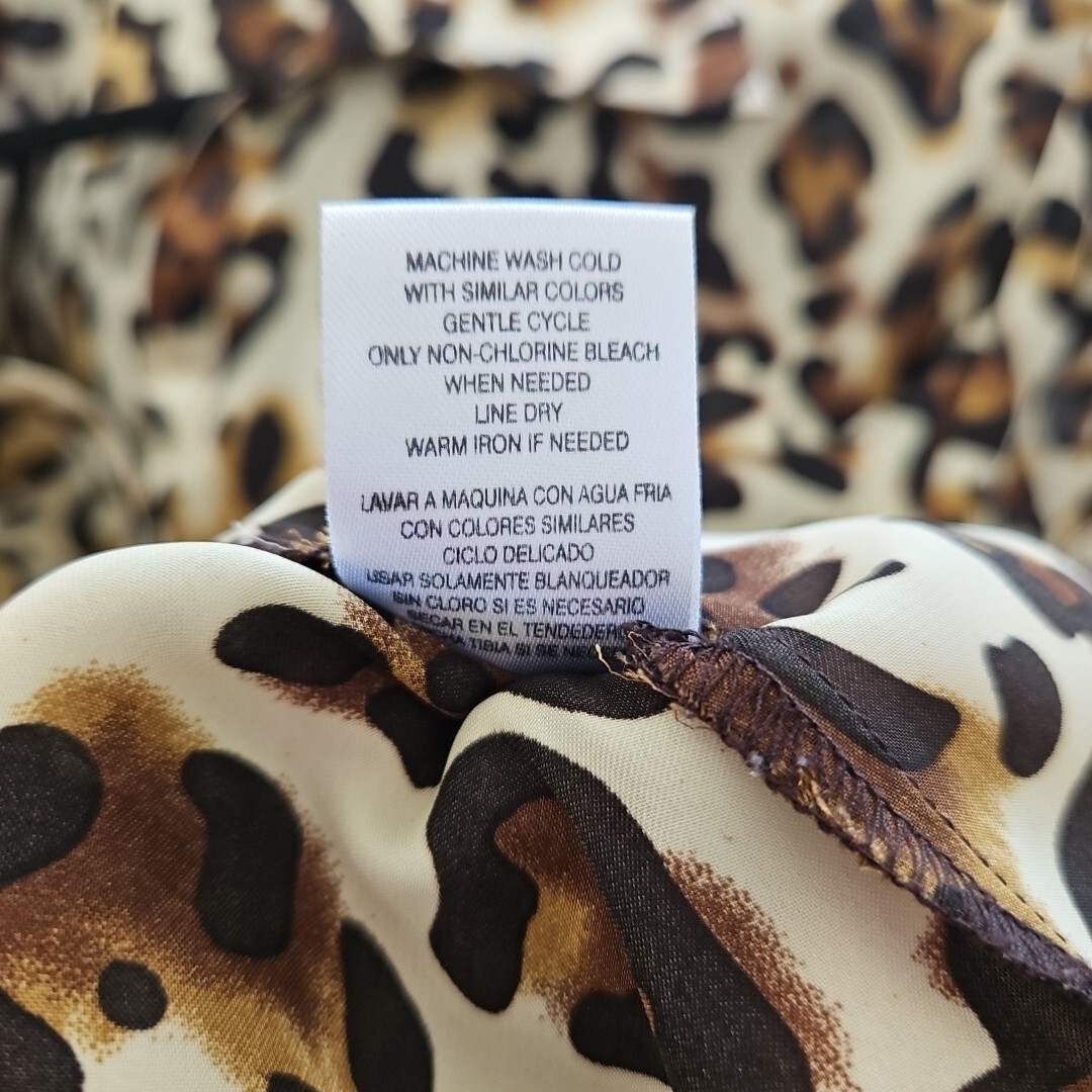Agora Women Short Sleeve Cheetah Top Satin Soft Blouse Pearlized Buttons Sz XL