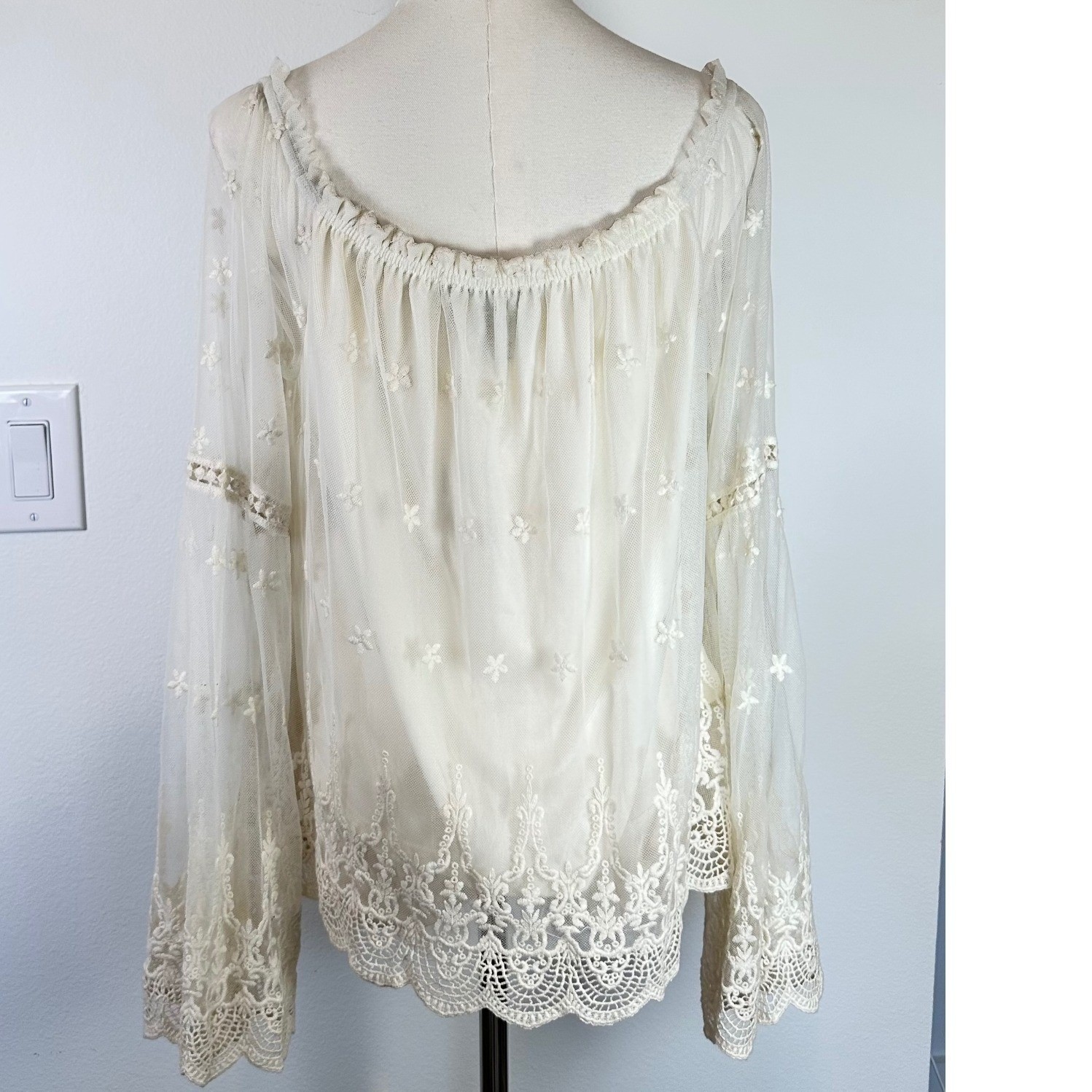NWT American Rag Cie Lace Top Women L Oatmeal Mesh Scalloped Hem Boho Coquette