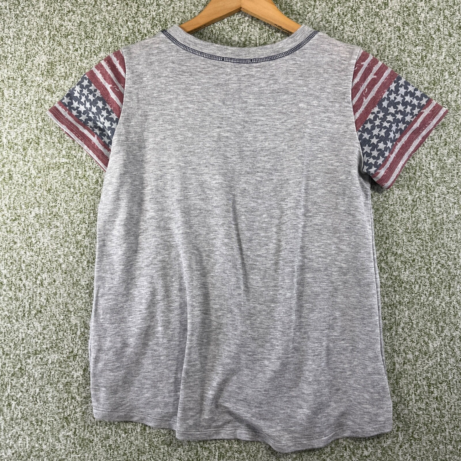 Oddy Tops Womens Medium Gray Tee Stars Stripes Sleeves Pocket Patriotic Untucked