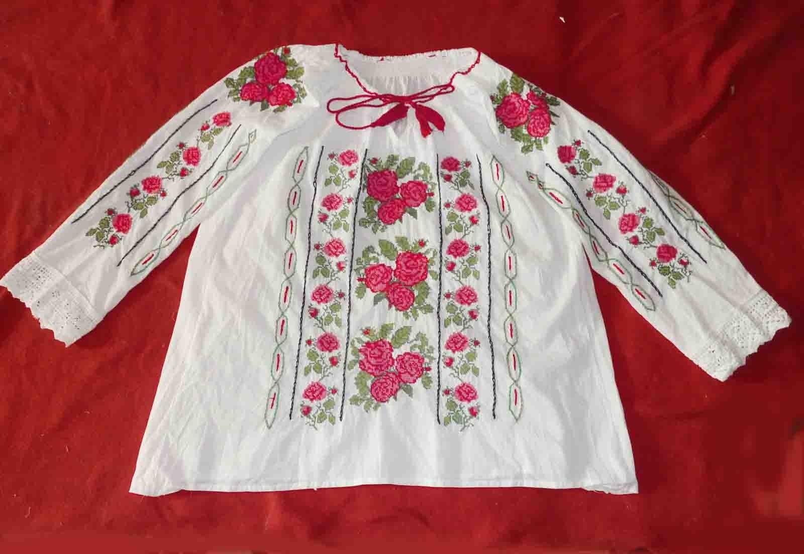Romanian Embroidered Folk Peasant Ethnic Boho Blouse 54″ around L=27″ + 2 apron
