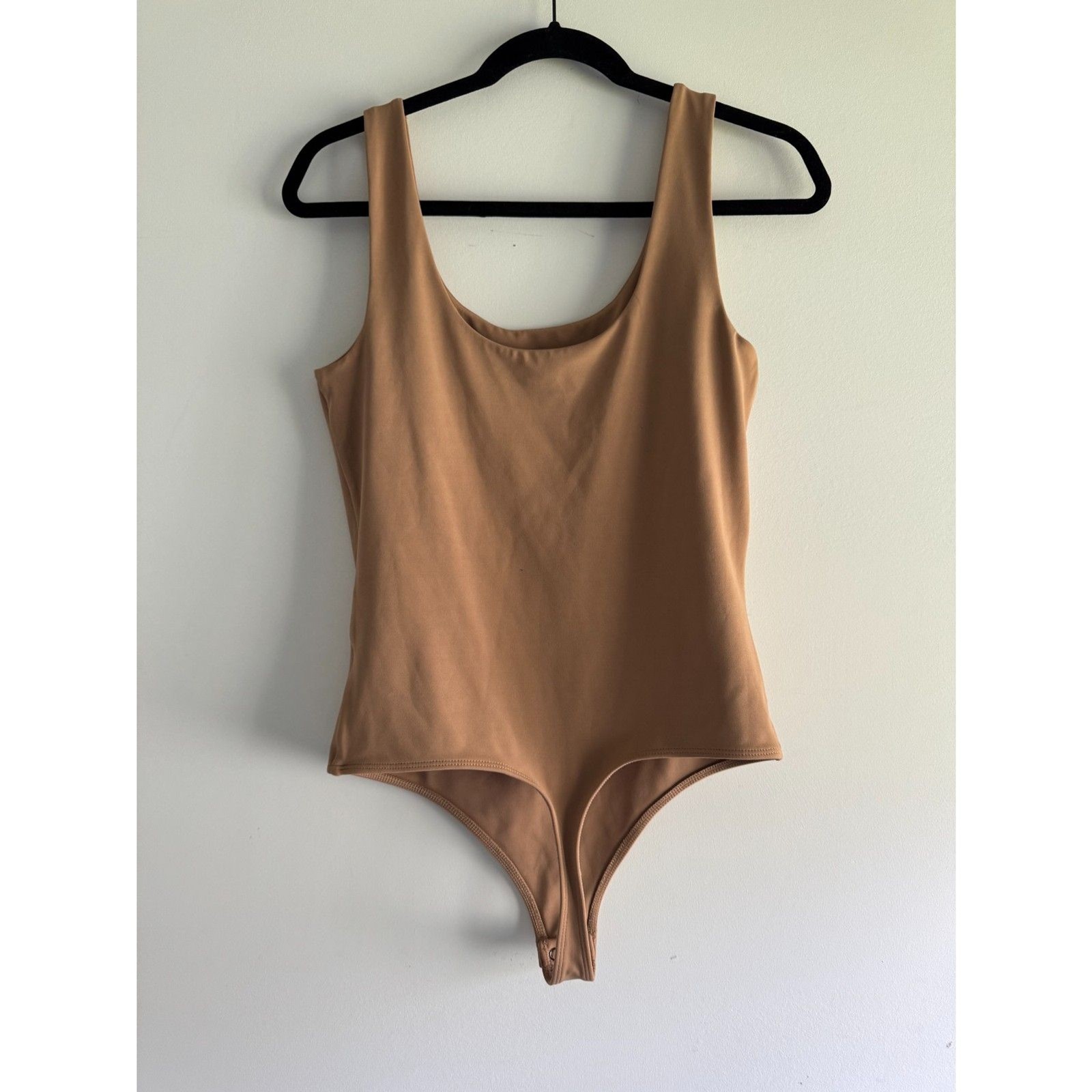 Express Body Contour Tan Bodysuit – Medium