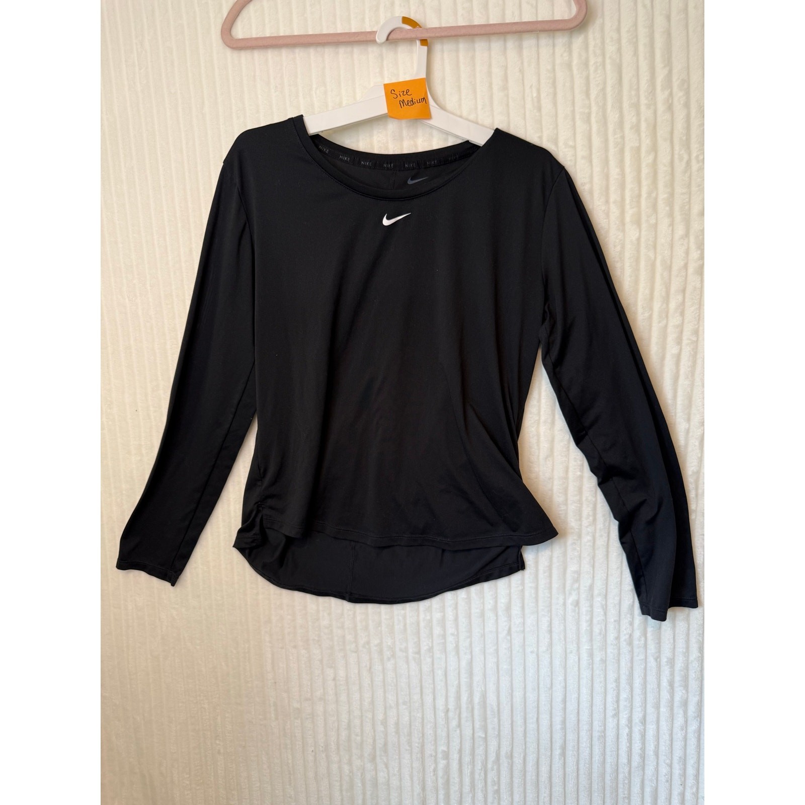 Women’s Nike dry fit active top size medium