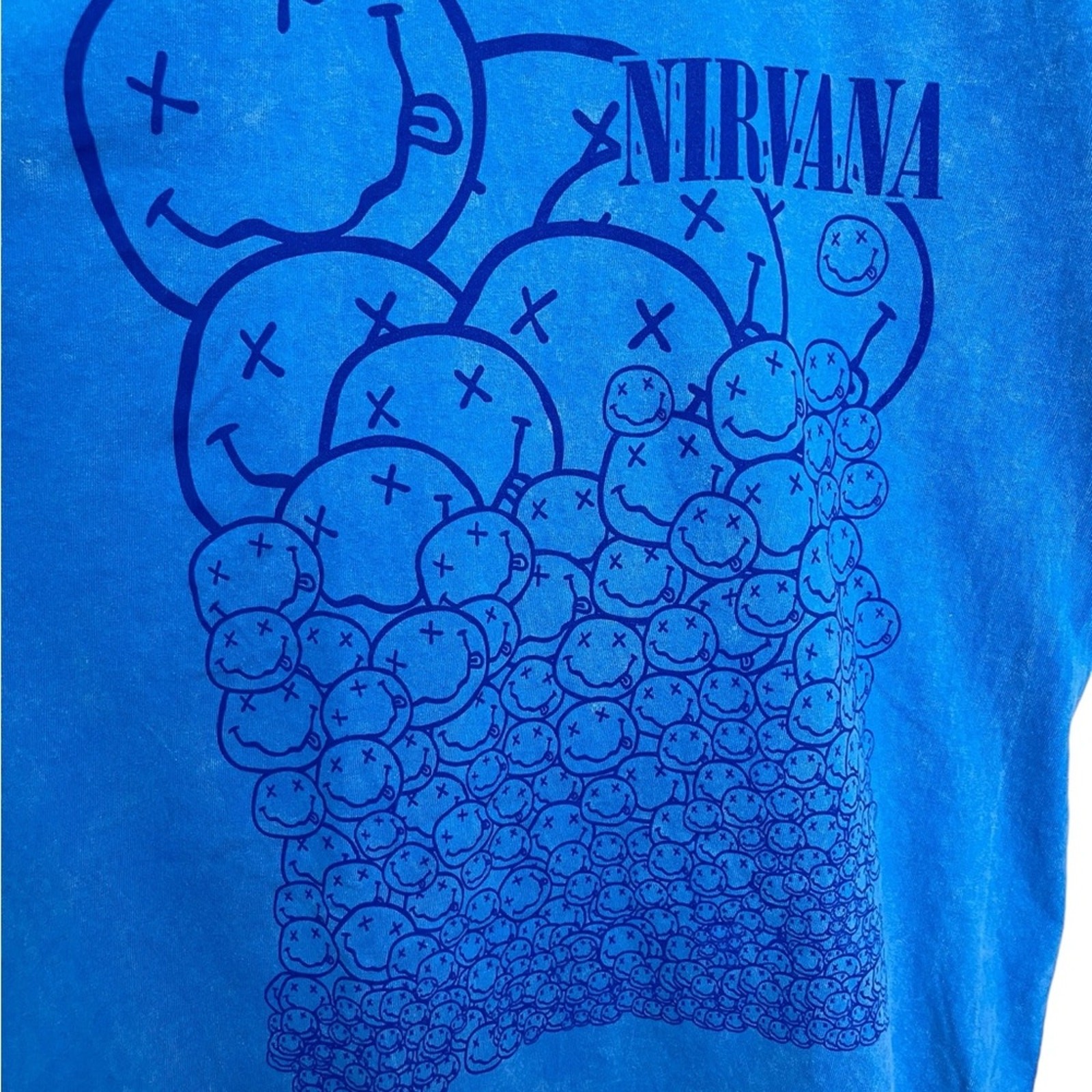 NIRVANA Smiley Face 90s Style Grunge Kurt Cobain Band Shirt Unisex Size Large