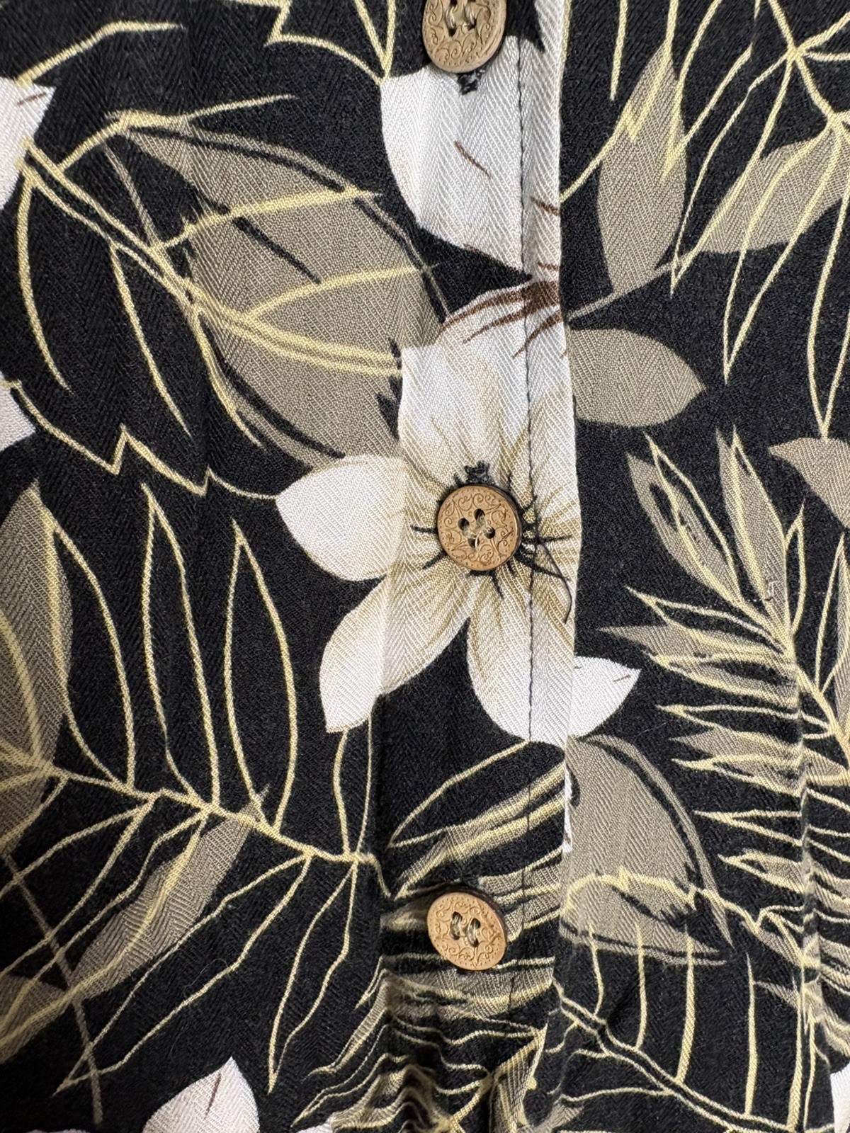 Women’s Bahama Beach Tropical Vacation Hawaiian Button Up Top Black Floral L