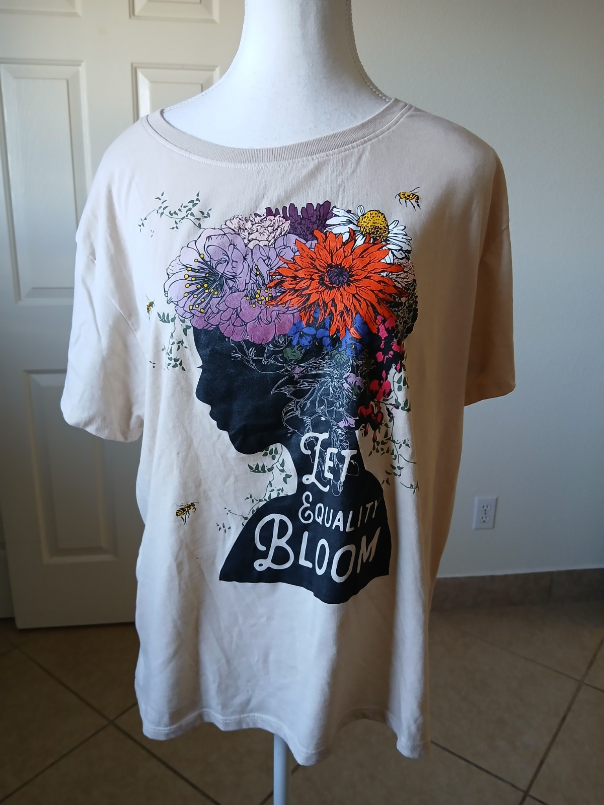 Creative Action Womens T-shirt 2XL Beige Floral Crew Neck Short Sleeve Casual