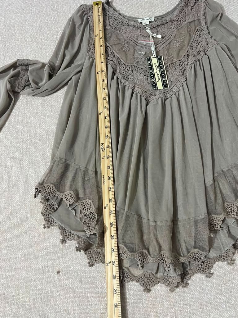 Ultra Pink Women’s Boho Lace Crochet Tunic Top Bell Sleeve Gray L NWT