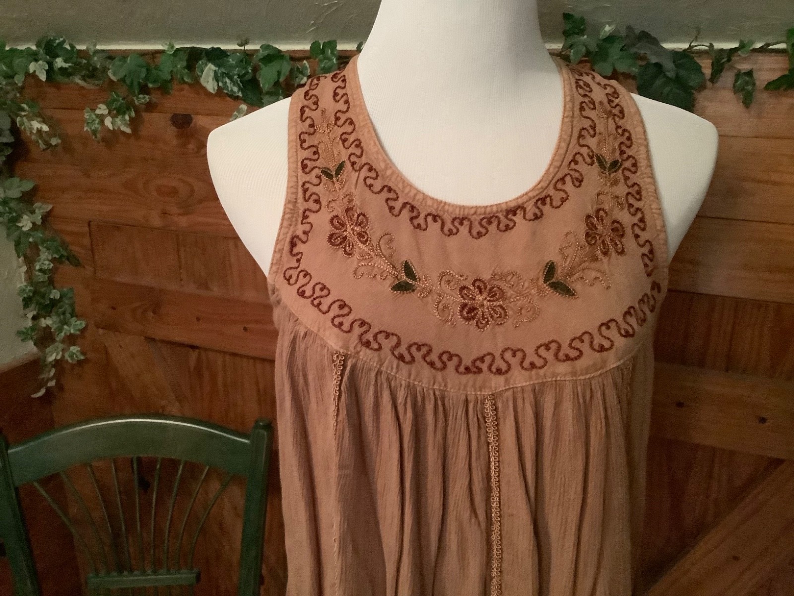GYPSY ROSE 100% Rayon Gold Embroidered Sleeveless Top Women’s S? INDIA