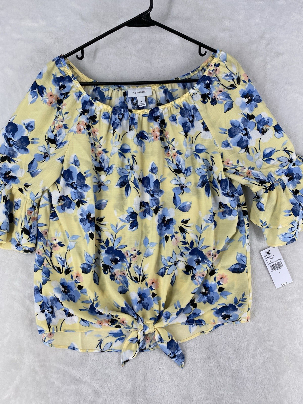 AB Studio Top Women’s Smell Yelklow Tie Front Floral Scoop Neck Casual NEW