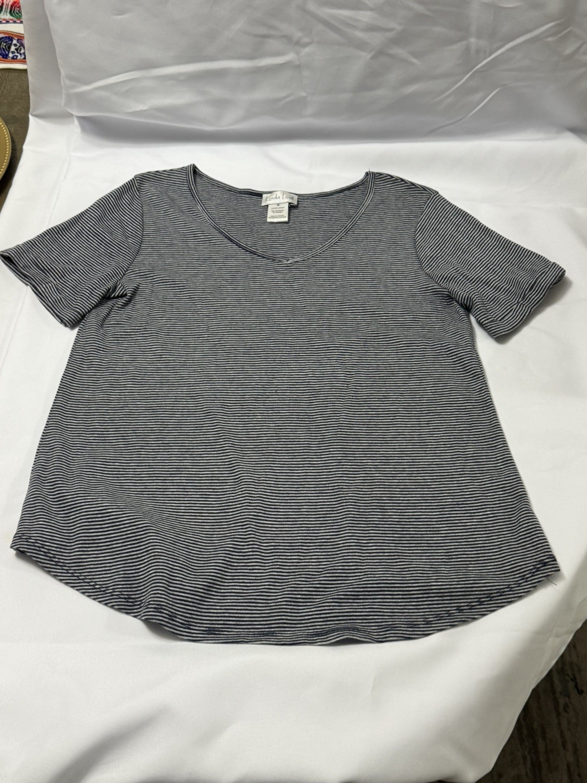 Linda Leal Women’s V-Neck Striped Stretch Short Sleeve Pullover Top Size M