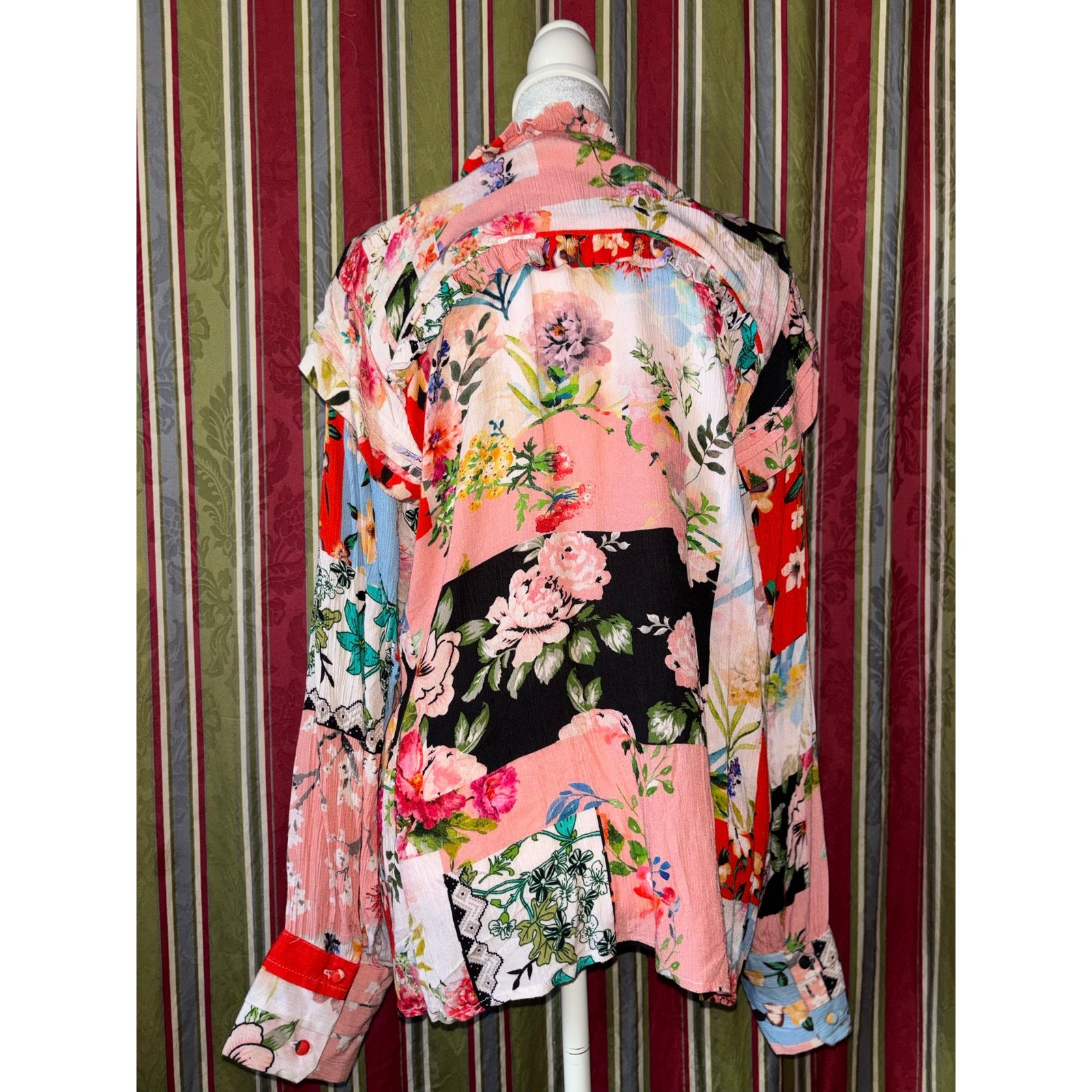 Colorful Floral Button Front Blouse Pink Boho Romantic Size M