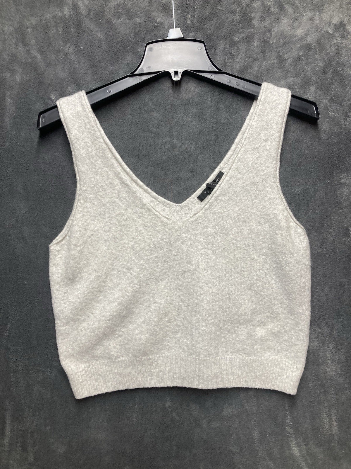 Tahari Crop Tank Top Sweater Vest Woman S Lght Gray Wool V Neck Prep Minimalist