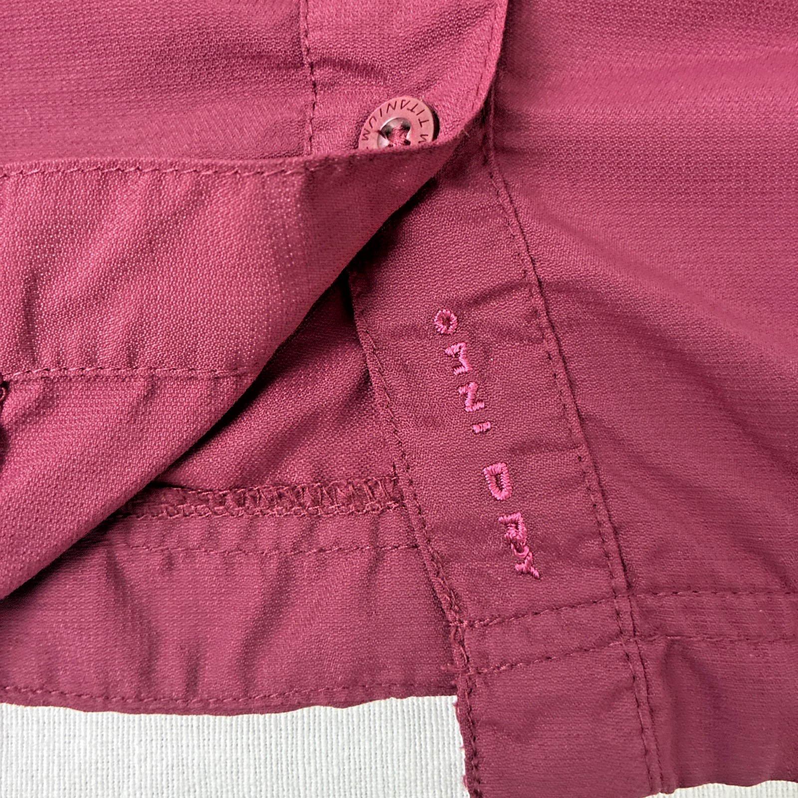 Columbia Titanium Women’s Button Up Shirt Maroon Long Sleeve Outdoor Hiking Vent