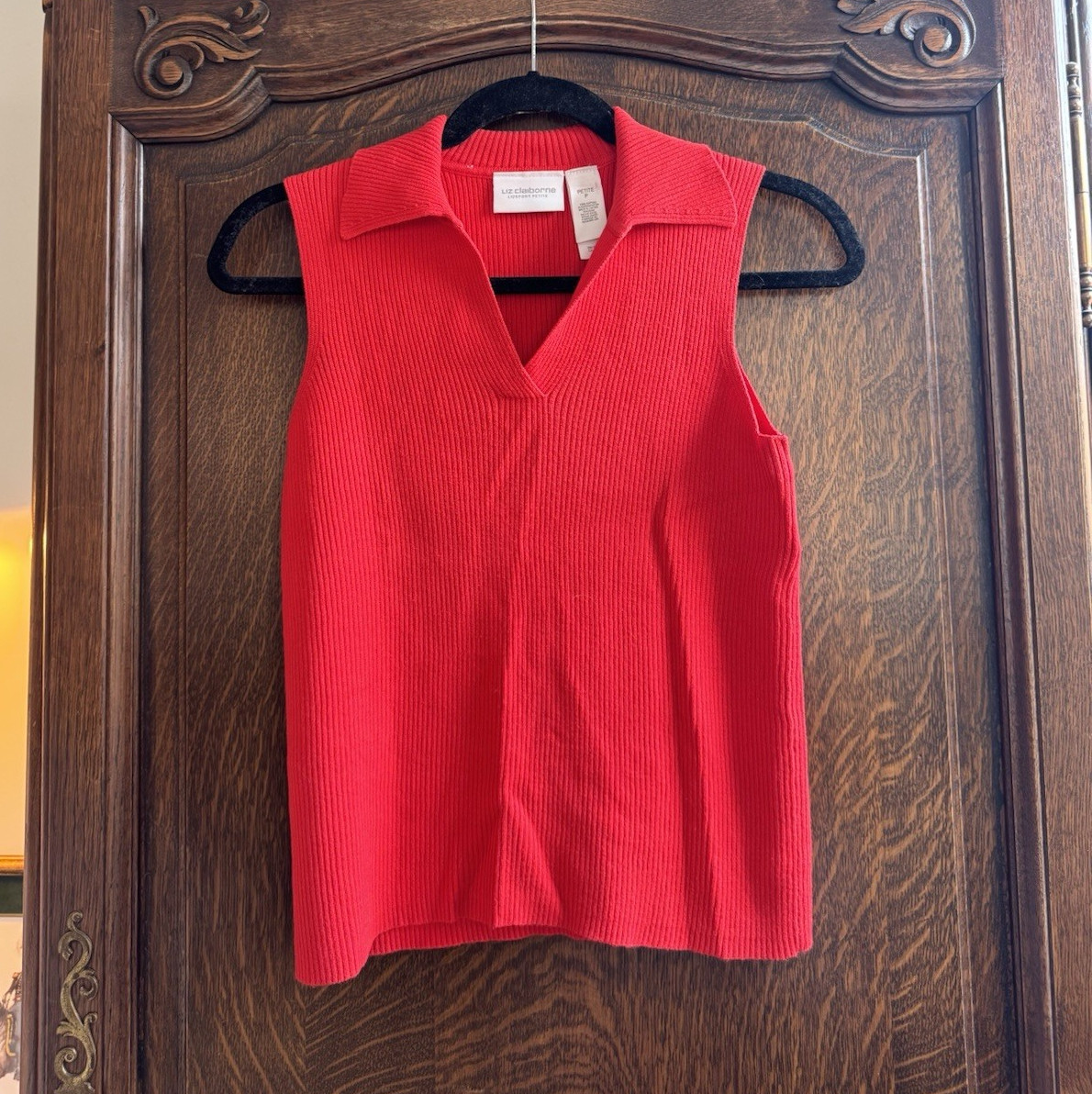 Liz Claiborne Women’s S Red Solid Knit V-Neck Sleeveless Pullover Top