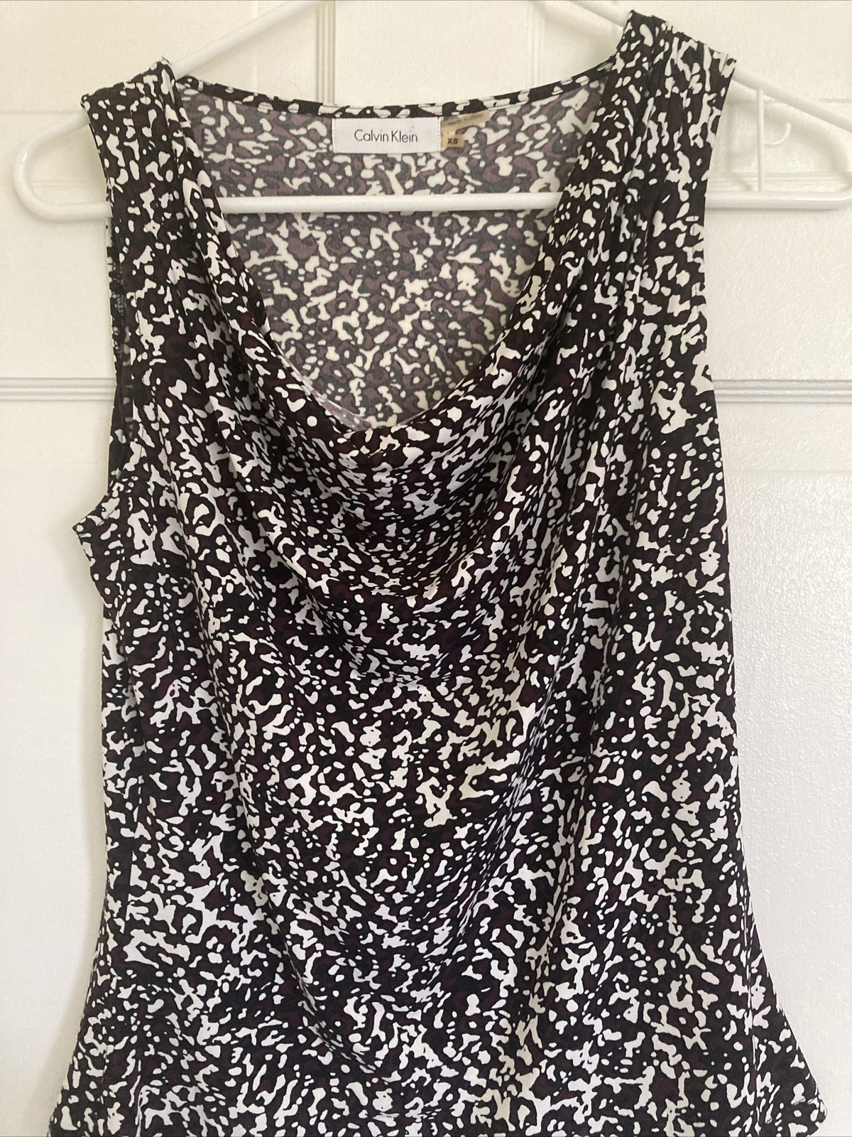 CALVIN KLEIN Womens Size XS Black , Brown And White Sleeveless Top Blouse Shirt