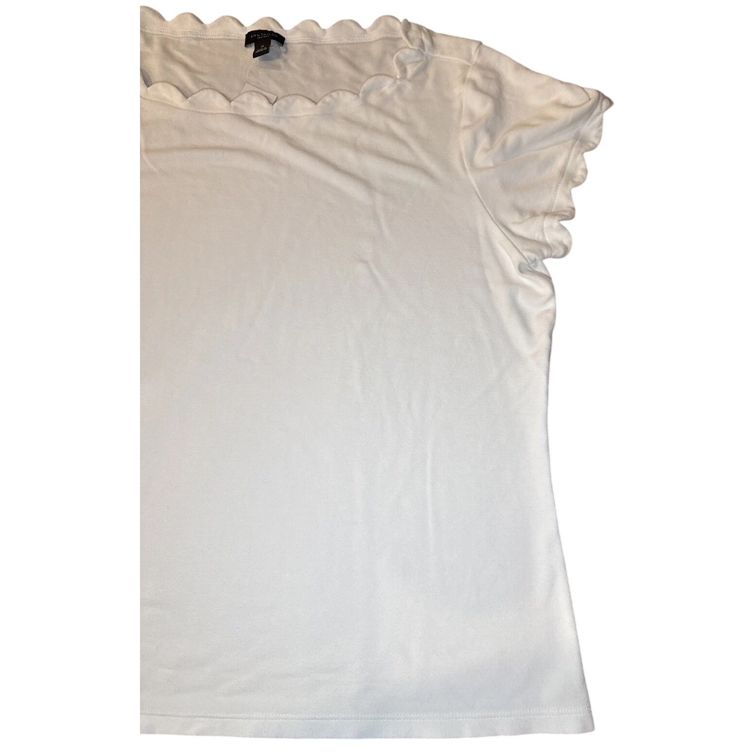 Ann Taylor Factory Scalloped Top Women XL White Short Sleeve Aesthetic Classic