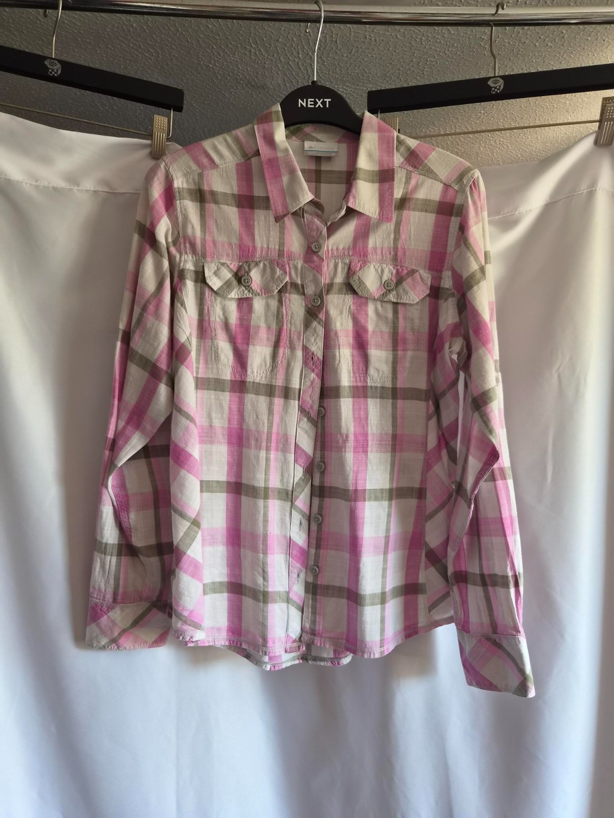 Columbia Women’s Shirt Medium 12