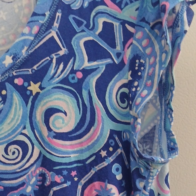 Lilly Pulitzer Women’s M Blue/Pink/White Abstract Octopus Henley V-Neck Top