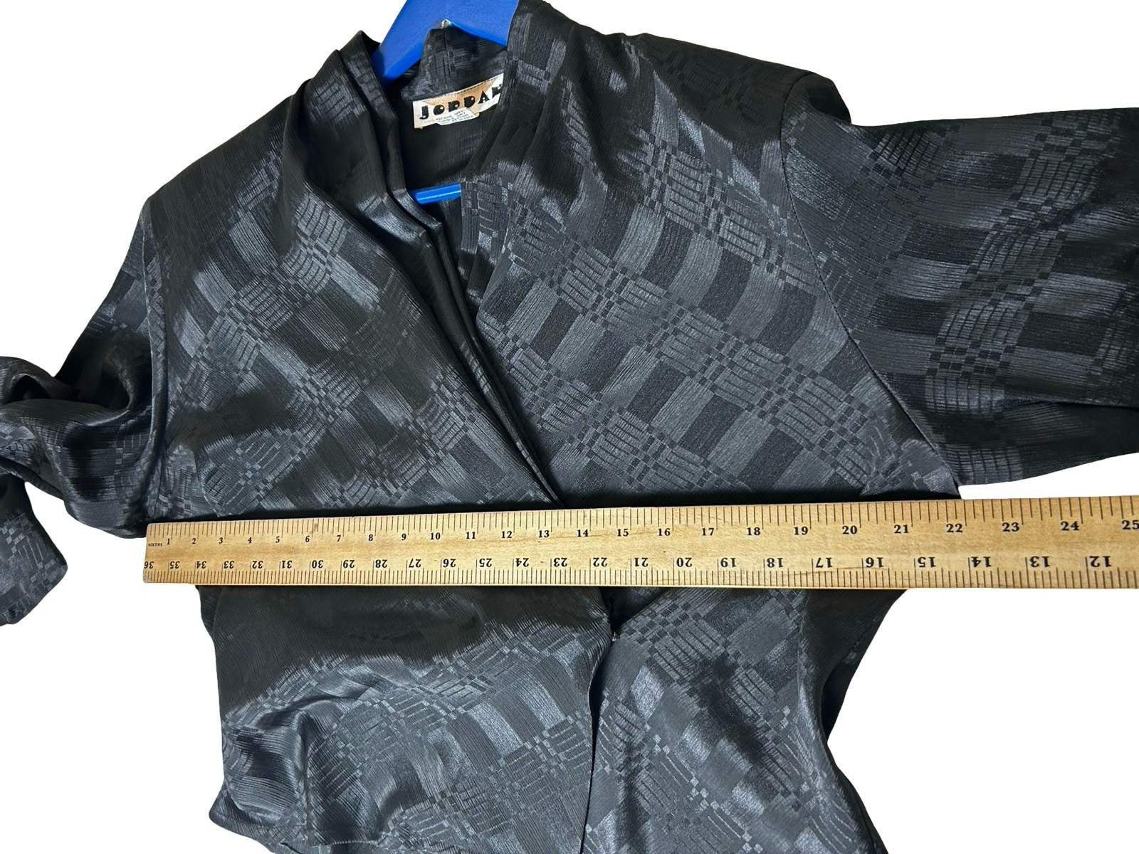 VTG Elegant Satin Wrap Blouse Sz 14 Black Bold Geometric Structured Slim Fitted
