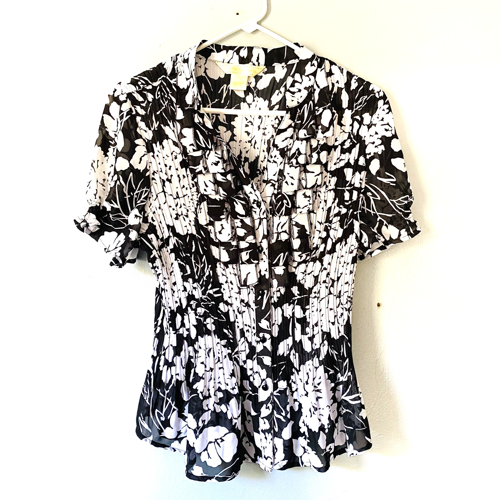 New York City Design Blouse Large VINTAGE Black White Floral Chiffon Button Up