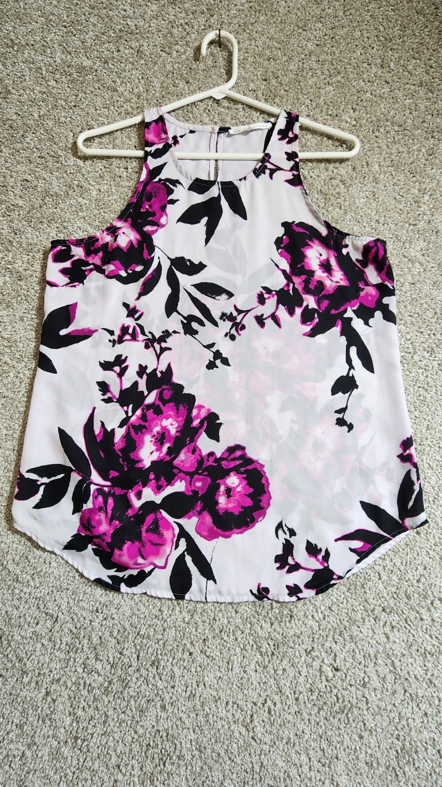 Violet & Claire Floral Sleeveless Blouse White W/ Pink & Black Flowers Size M