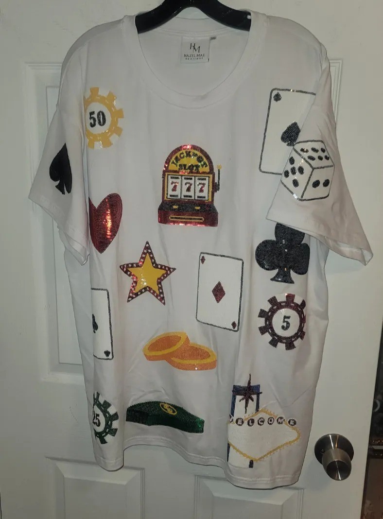 HAZEL MAE BOUTIQUE “VEGAS JACKPOT” SEQUIN APPLIQUÉ TEE – SIZE 2XL