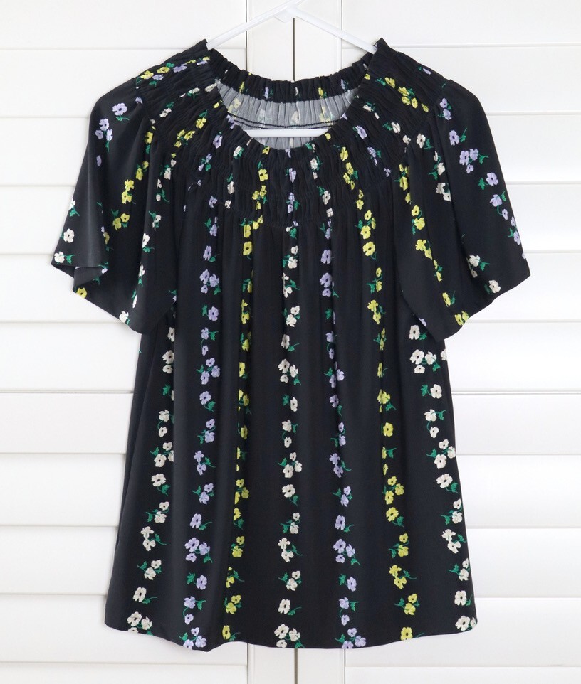 ANN TAYLOR NWT $69 Stretch Floral Matte Jersey Smocked Top in Black Size XS
