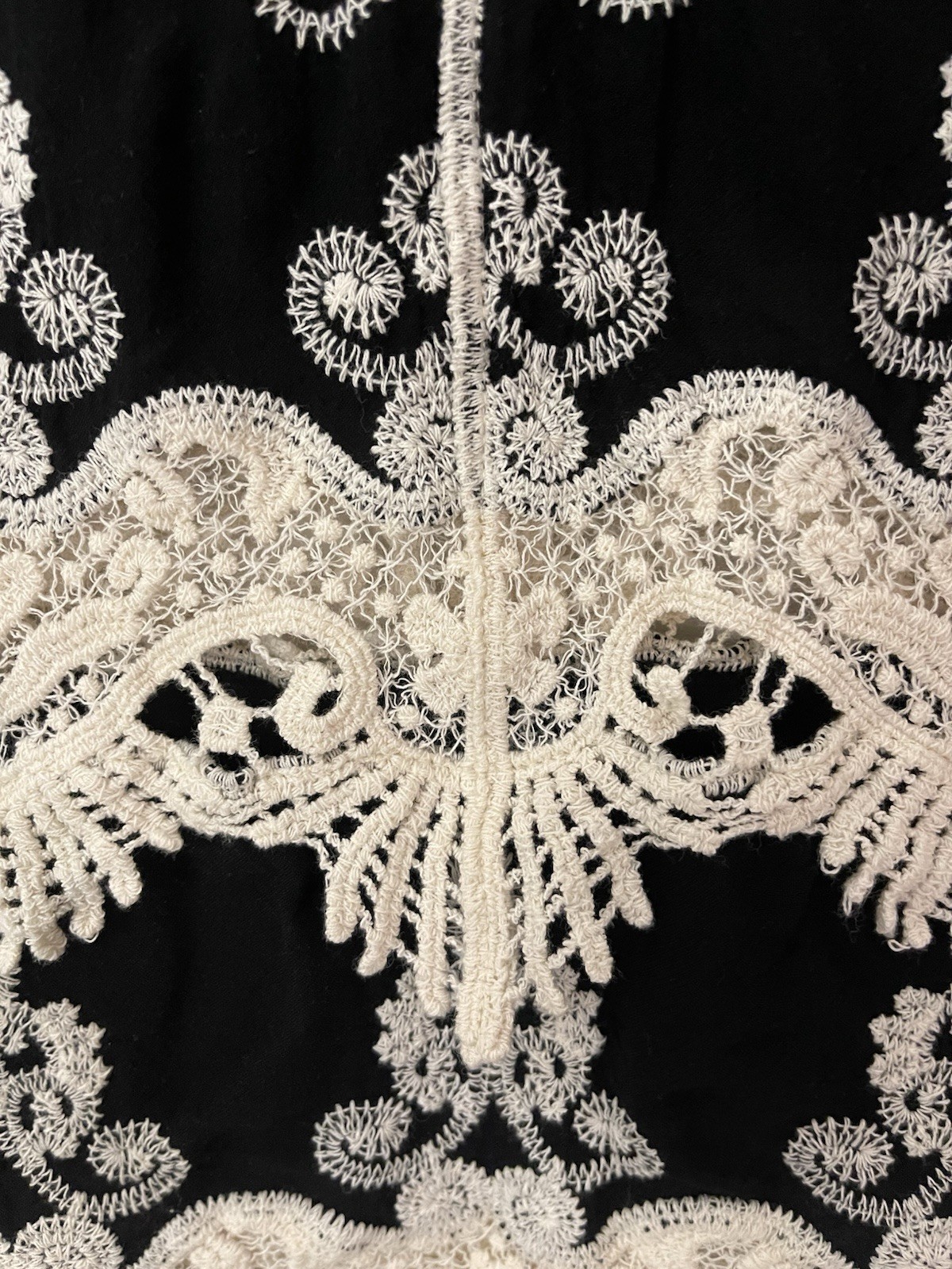 Est. 1946 Top Black Cream Crochet Lace Trim V Neck Short Sleeve Relaxed Feminine
