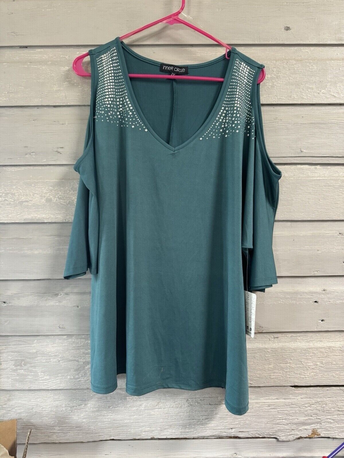 2 Inner Circle Women’s Shirt Red And Green 2X