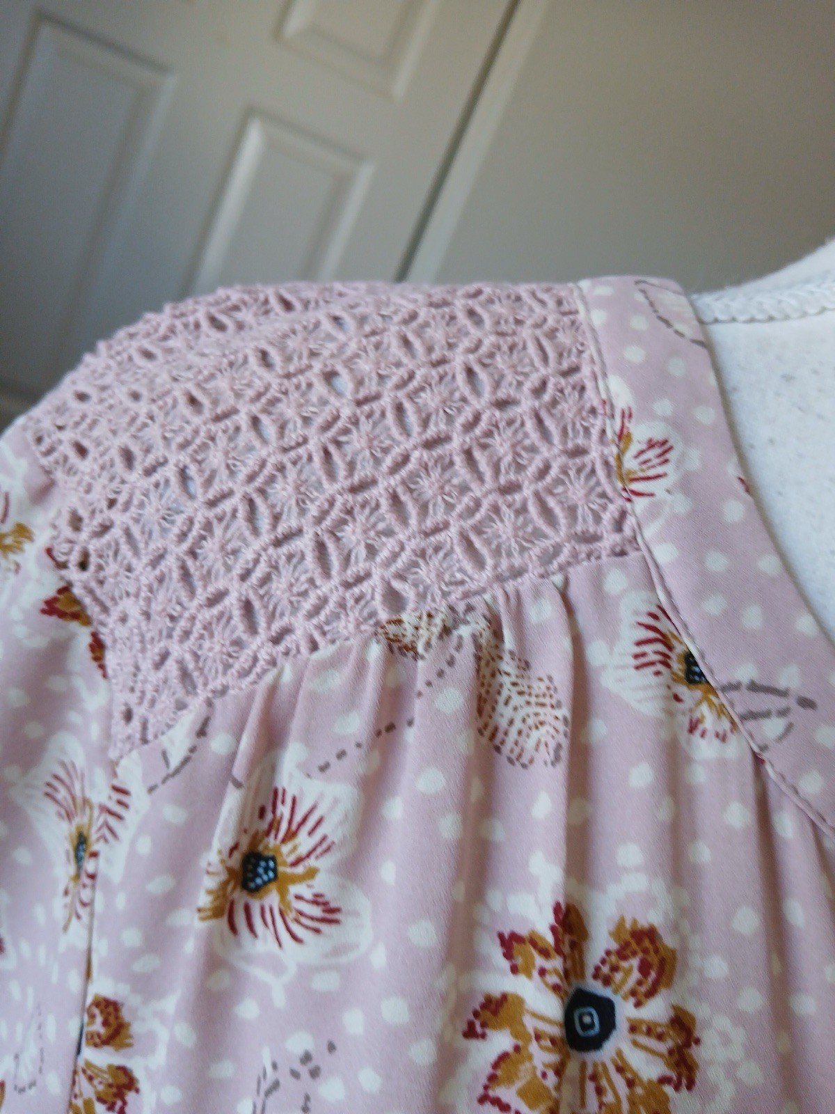 DR2 Daniel Rainn Women’s Blouse Medium Sheer Pink Floral Lace Bohemian