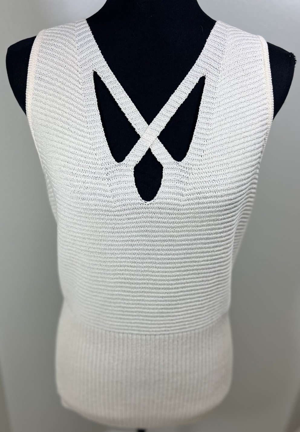Vintage ST JOHN SPORT Knit Tank M Ivory Cutout Sleeveless Top 2005 Wool