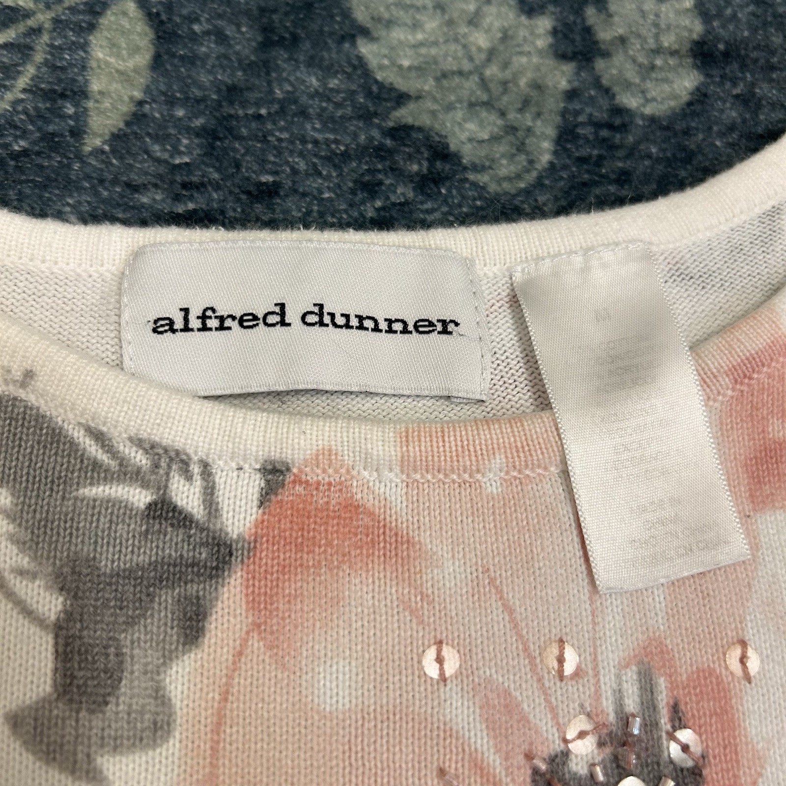 Alfred Dunner Floral Knit Top Pink Green Beaded Sequin Short Sleeve Size Medium