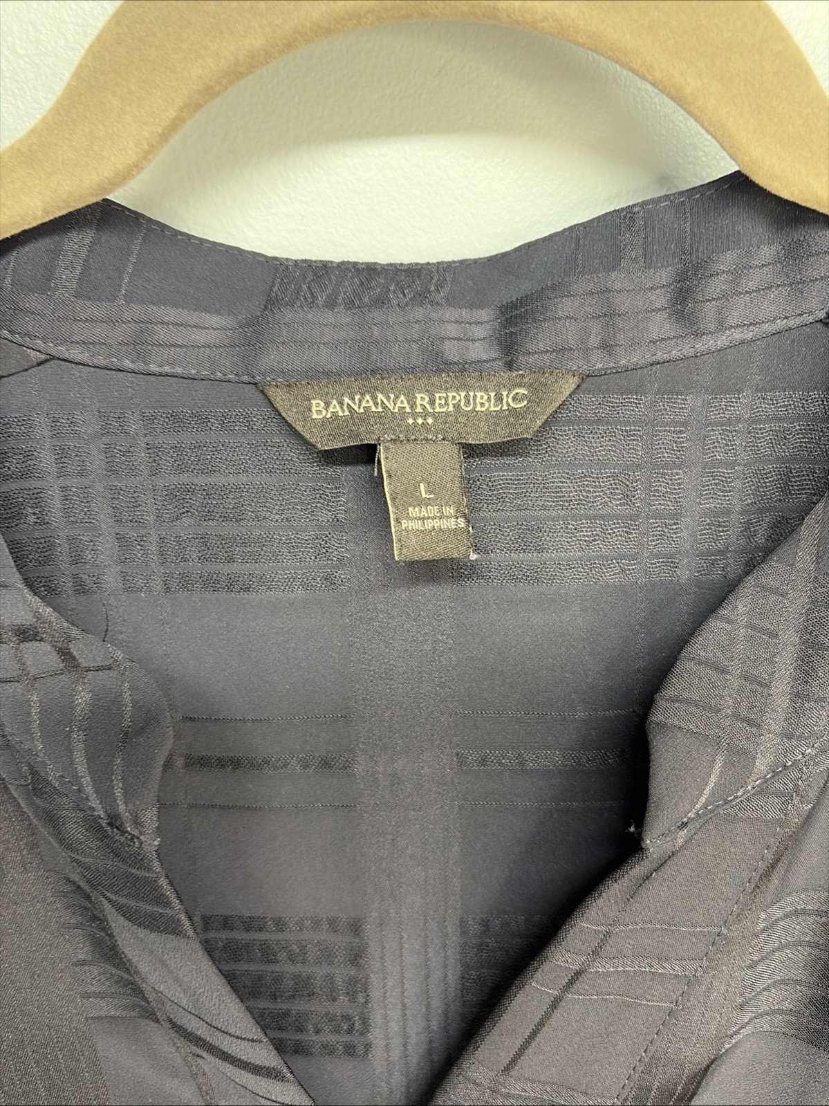 Banana Republic Mandarin Collar Surplice V-Neck Top Blouse Navy Plaid Size Large
