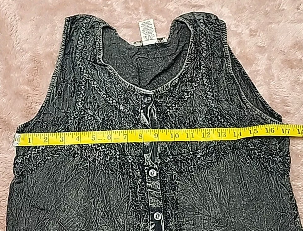 ☆ Cute Options Women’s Sleeveless Embroidered Button Up Blouse Size Large Gray