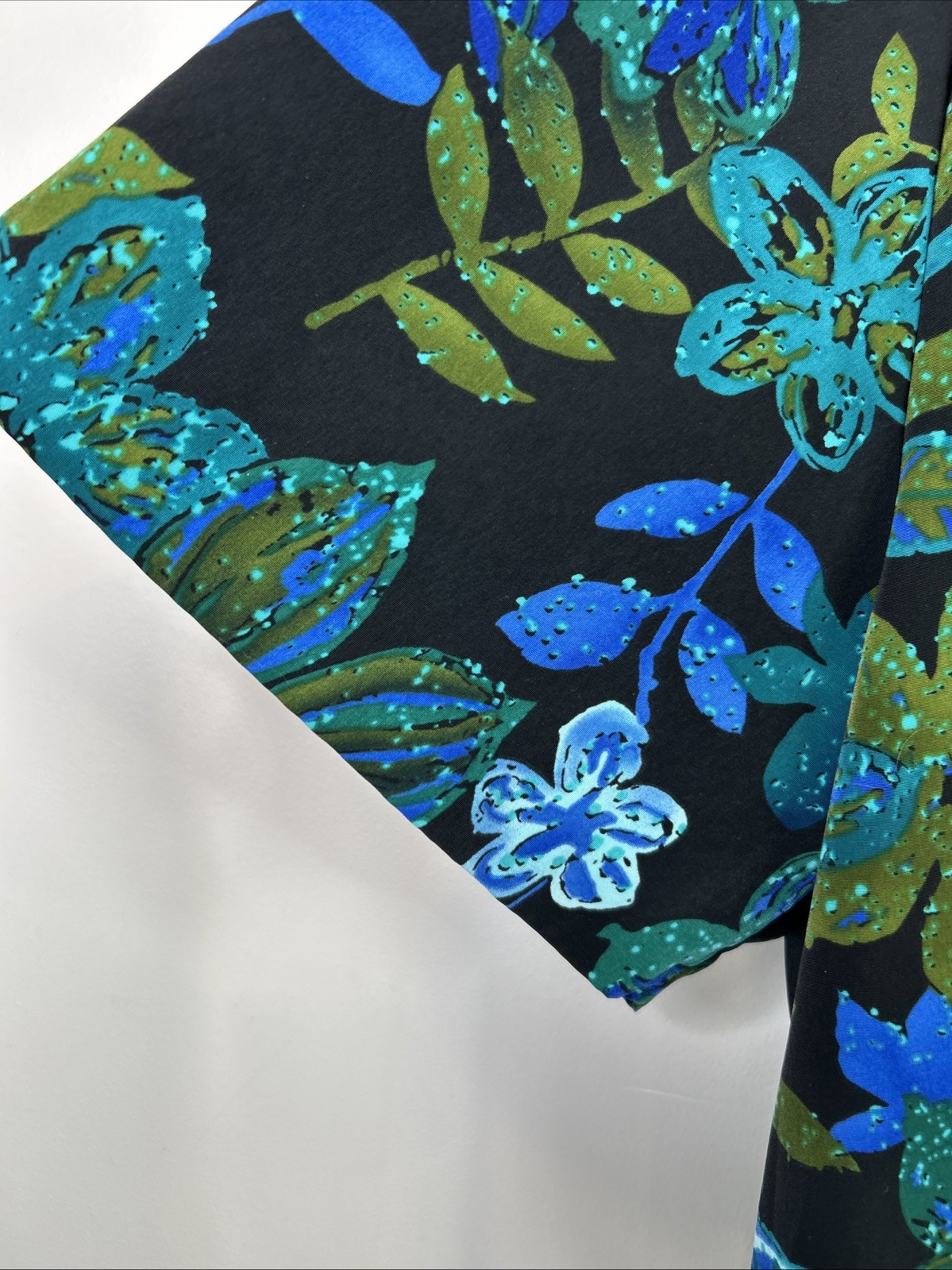 A Personal Touch Women’s 5X Blues Tropical Short Sleeve Button Up Vintage Blouse