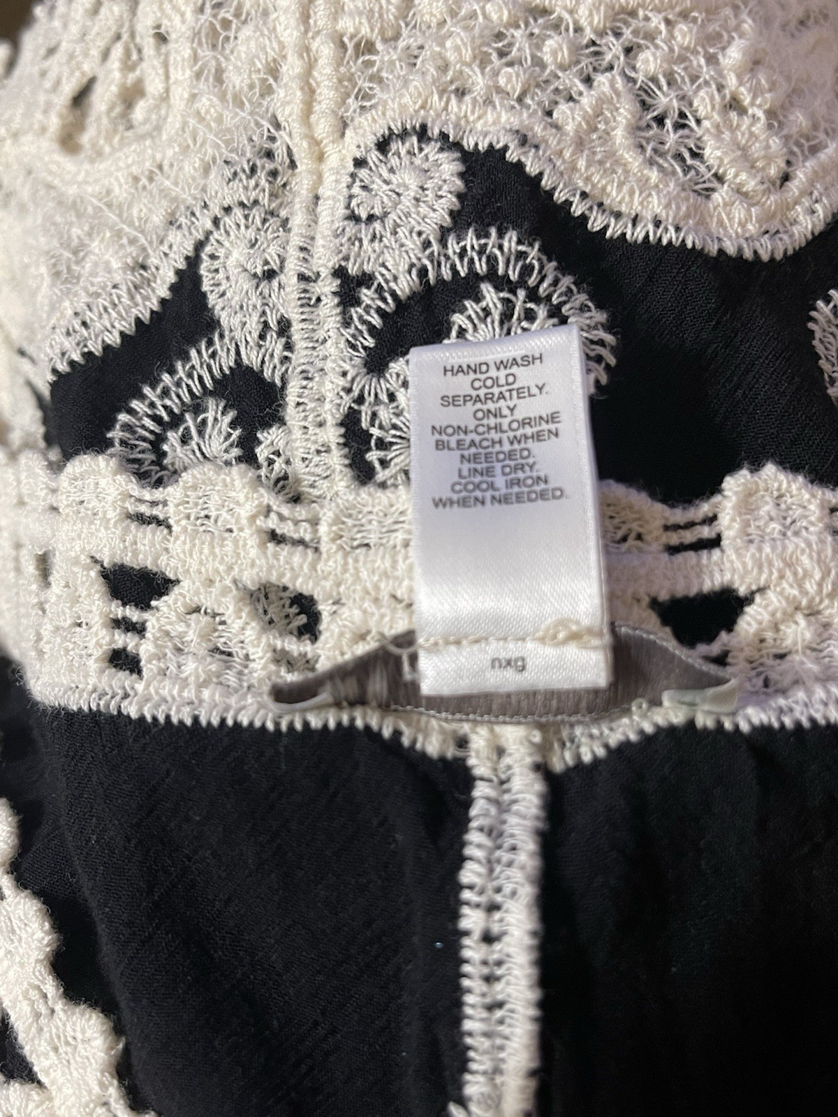 Est. 1946 Top Black Cream Crochet Lace Trim V Neck Short Sleeve Relaxed Feminine