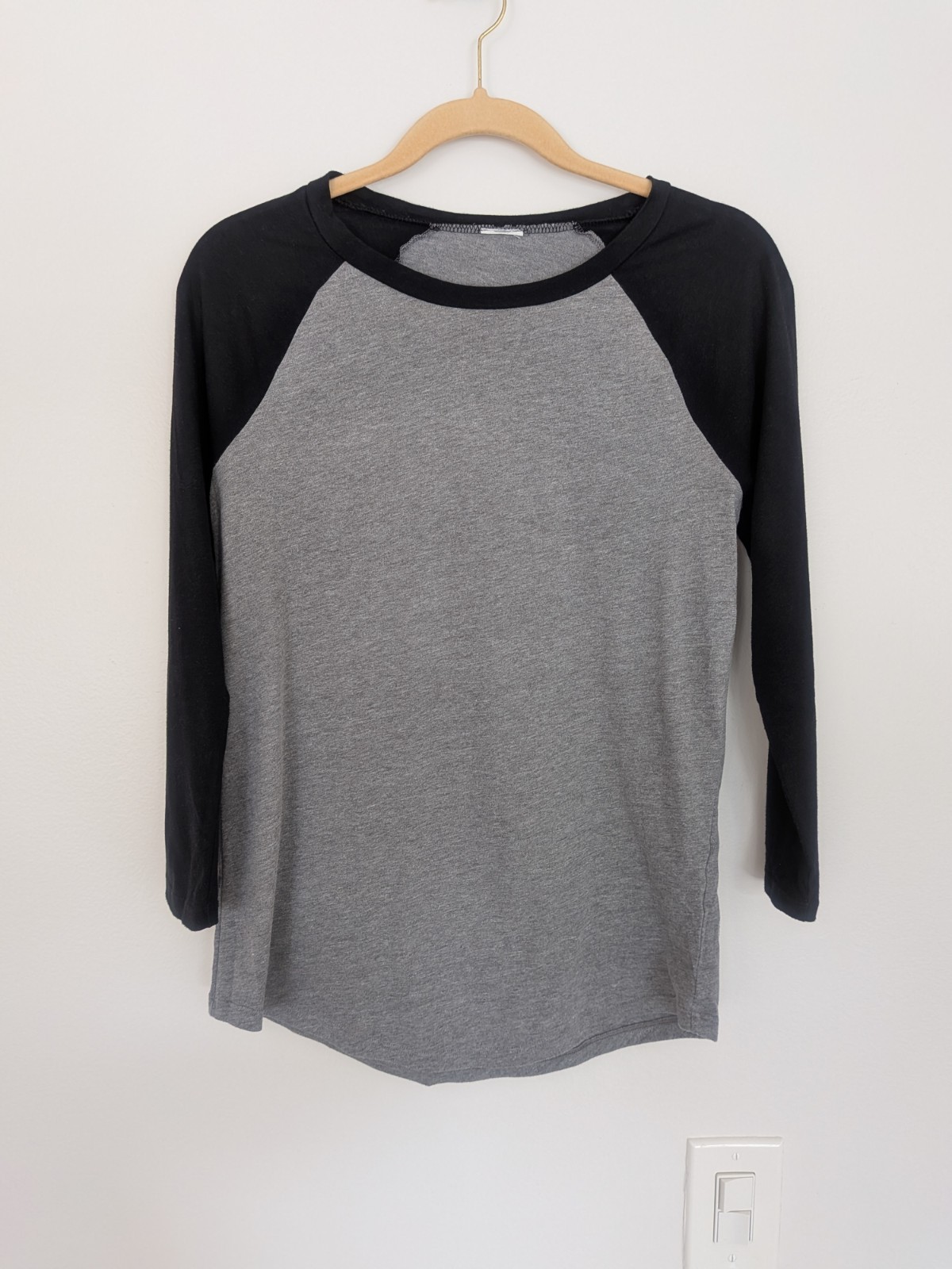 Gray Black Colorblock Raglan 3/4 Sleeve women’s Crew Neck Jersey T-Shirt M