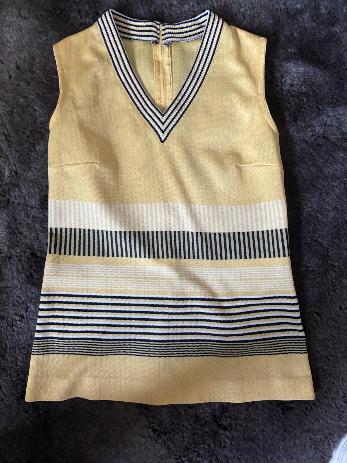 Vtg Mod Striped Shirt Womens Small/Med Yellow Blk Sleeveless V-NeckKnit 60s 70s
