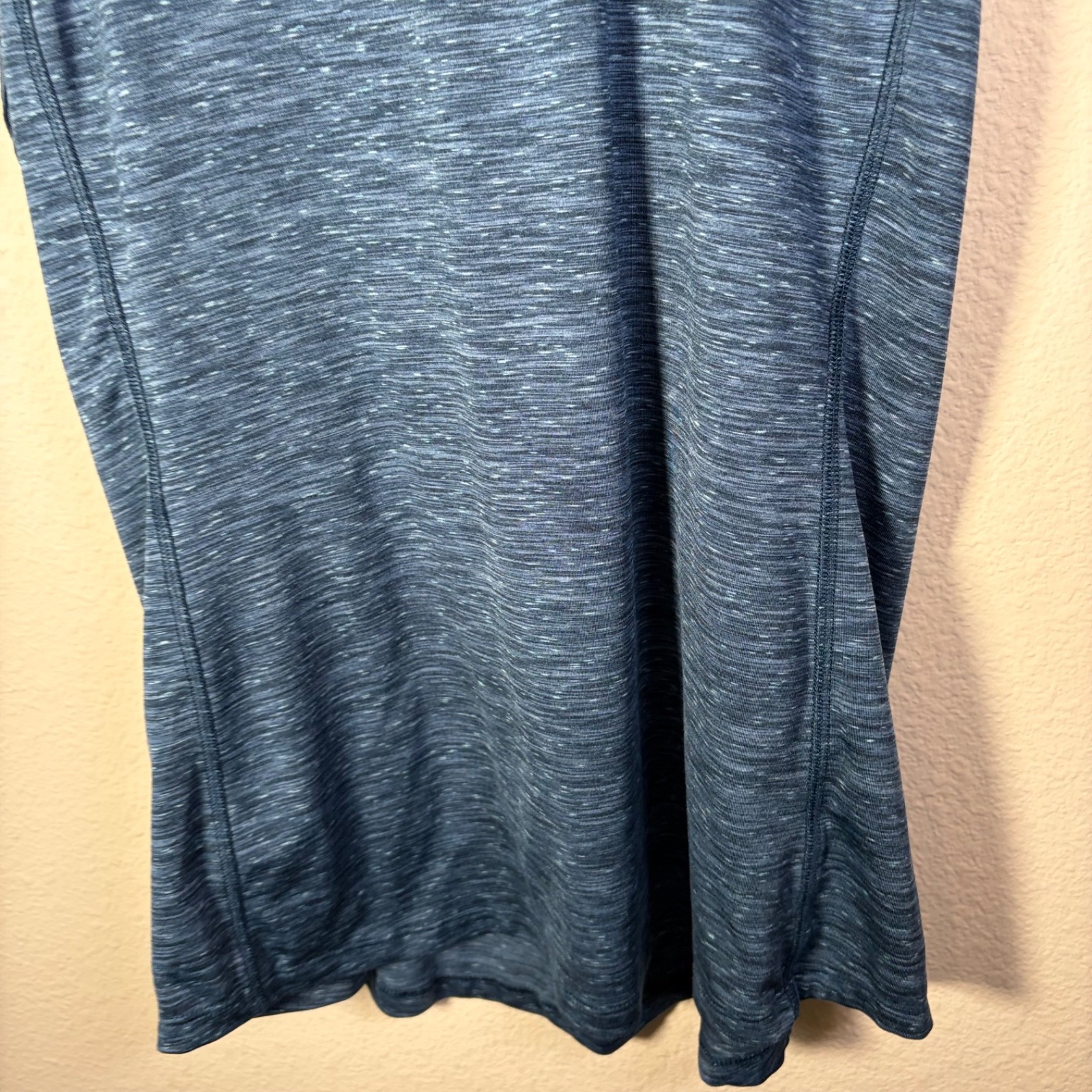 Old Navy Tank Top Women’s Medium Blue Go-Dry Sleeveless Round Neck Active