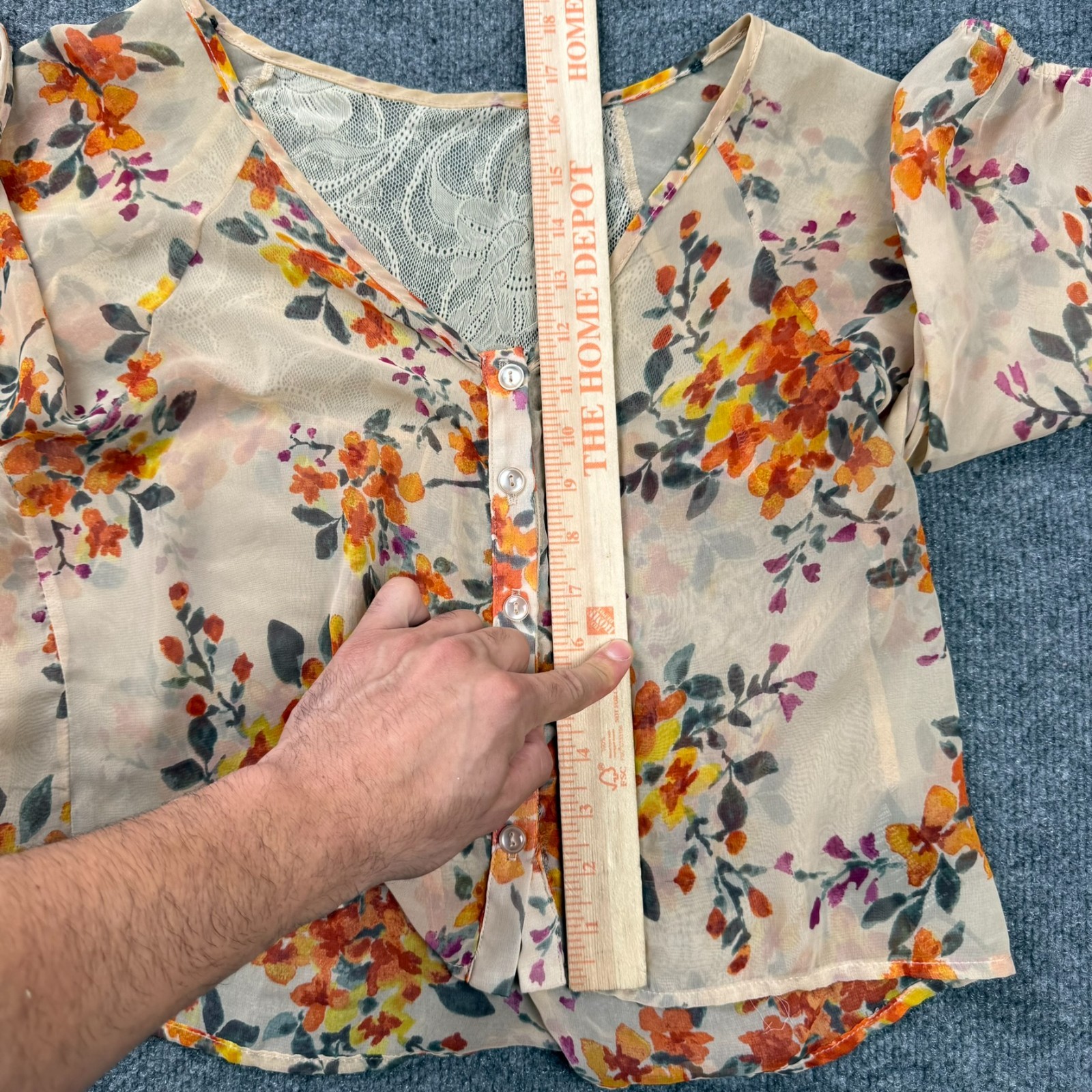 “Forever 21 Floral Blouse – DAMAGE – Lace Detail – Size Small”