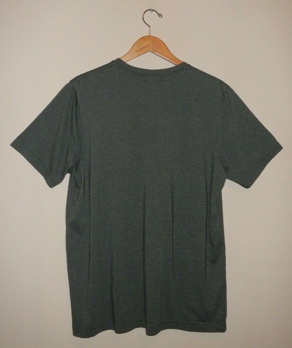 BULGARIA – LOVE KNOWS NO BORDERS – Women’s size XL – Graphic T-Shirt