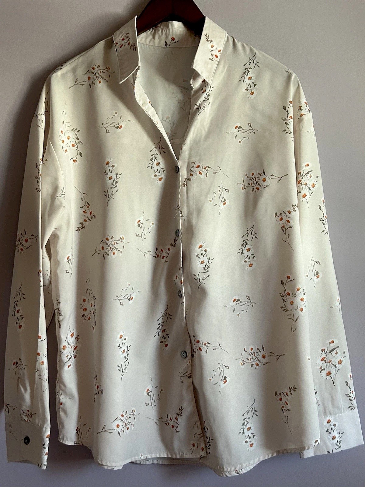 Women’s Long Sleeve Button Down Blouse with Wild Flower Print Size Medium
