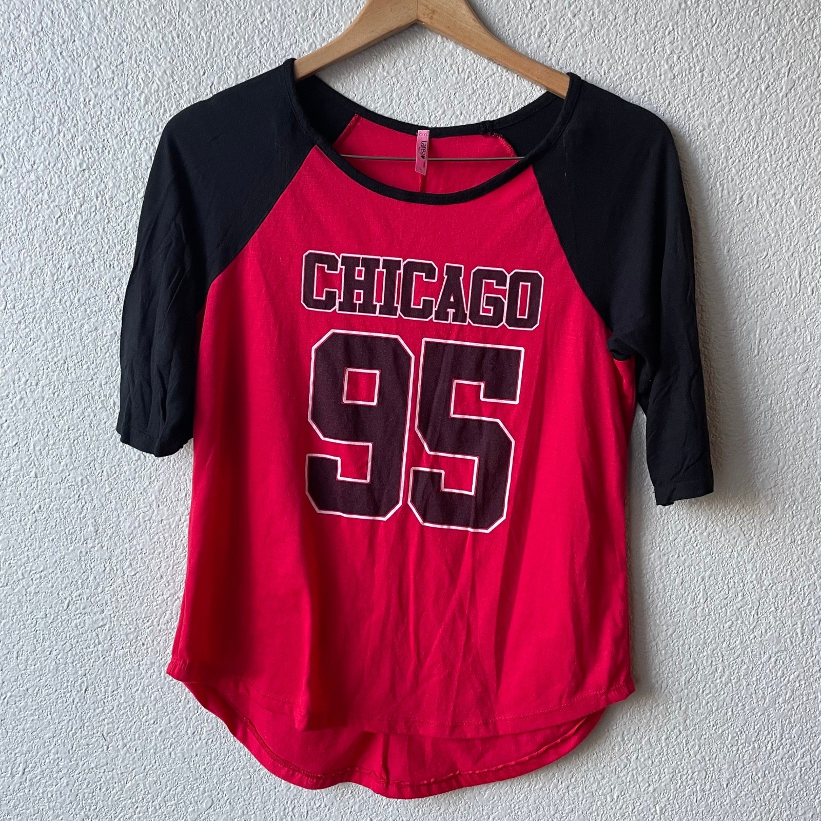 Tarea by Rue21 Womens Chicago 95 Raglan Shirt Size L Red Black Poly Rayon Sporty