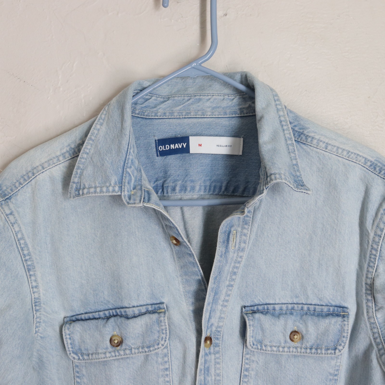 Old Navy Classic Denim Top M Light Wash Blue cotton Button Long Sleeve Pockets