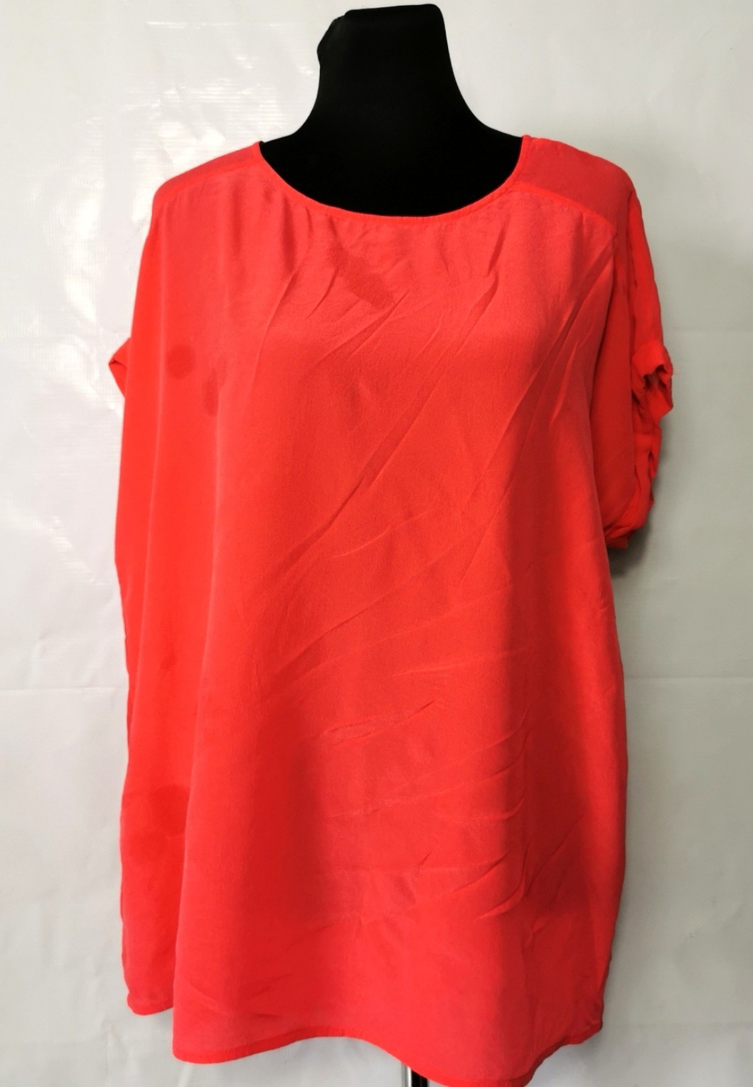 Tommy Bahama Silk Blouse. Silk blouse used in good condition 100% silk size: L